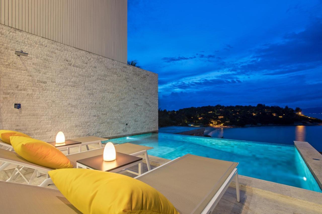 Beachside Villa - B18 - At Bayside Luxury Villas Samrong Bay Beach, 4 Bed 5 Bath, Sea & Sunset Views, Only 200M Walk To The Beach Choeng Mon Eksteriør billede